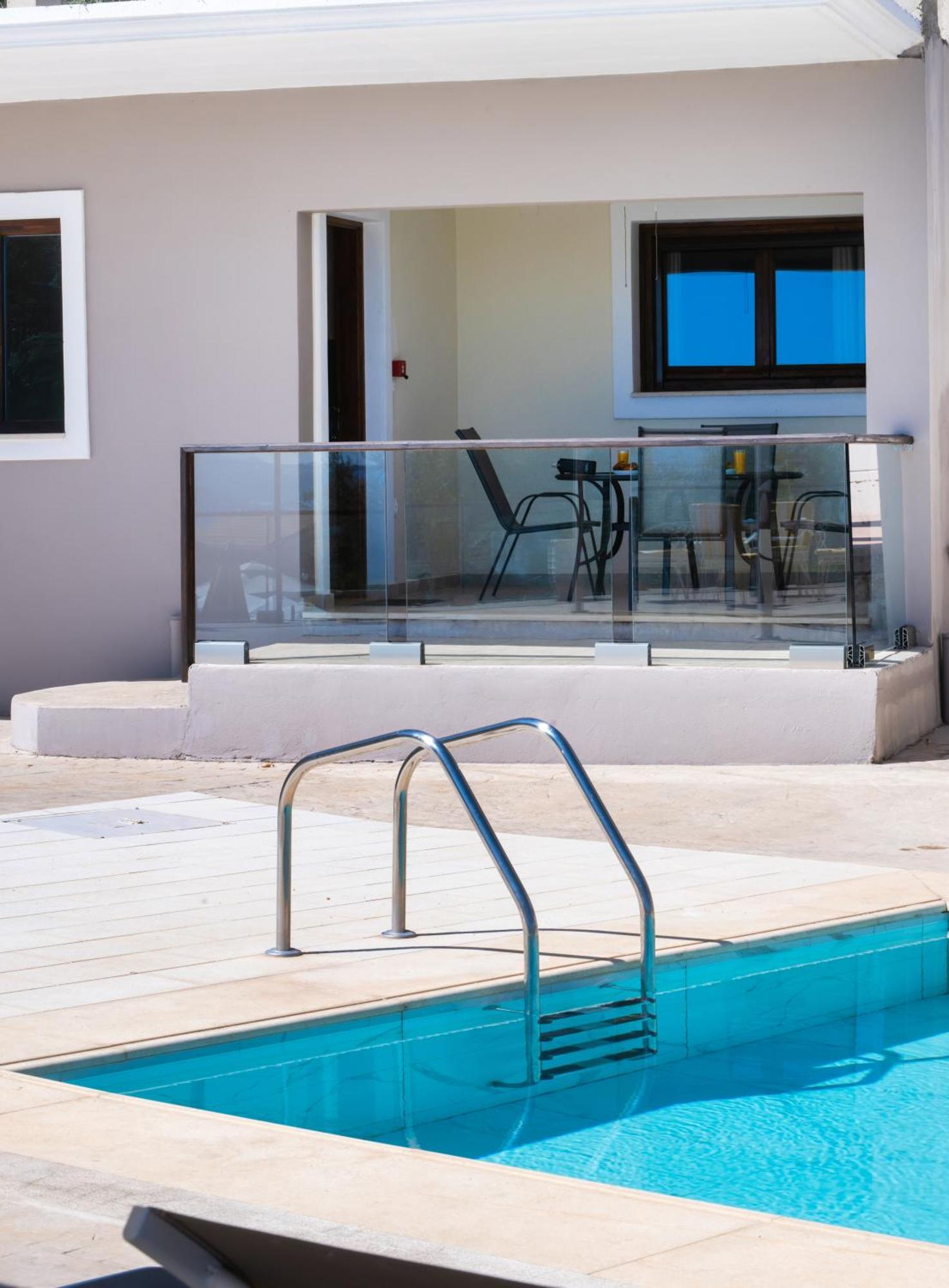 Ionion Fos Aparthotel Nikiana Luaran gambar