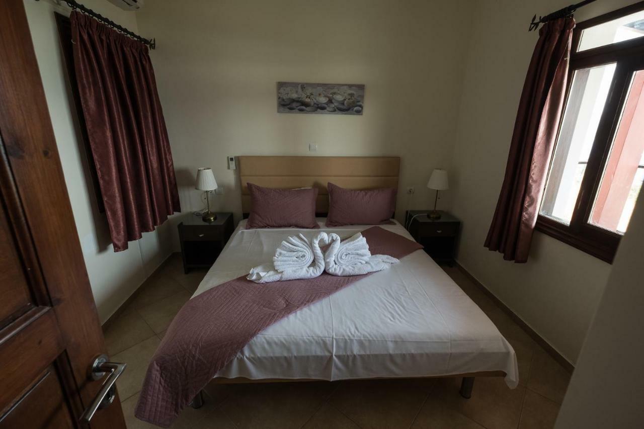 Ionion Fos Aparthotel Nikiana Luaran gambar